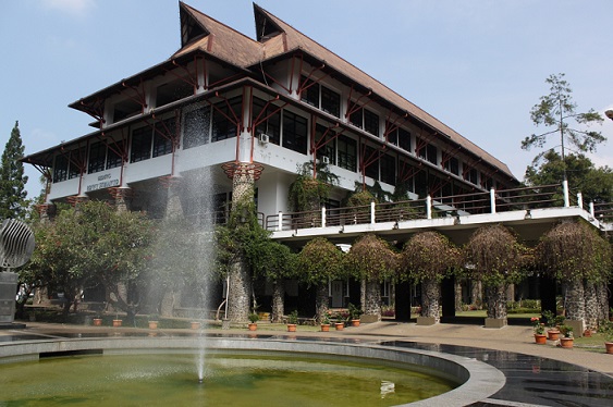 Mengetahui Universitas Terbaik Jurusan Geologi 2025
