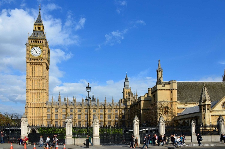 Rekomendasi Universitas Terbaik United Kingdom 2025