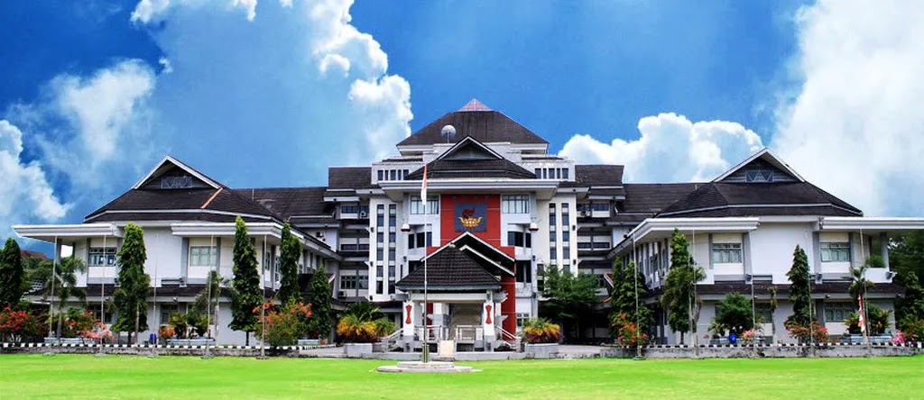 Rekomendasi Universitas Maluku Utara Populer dan Terkenal